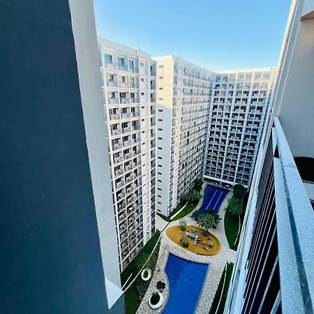 Shore 2 Residences Tower 2 Pasay Exteriör bild