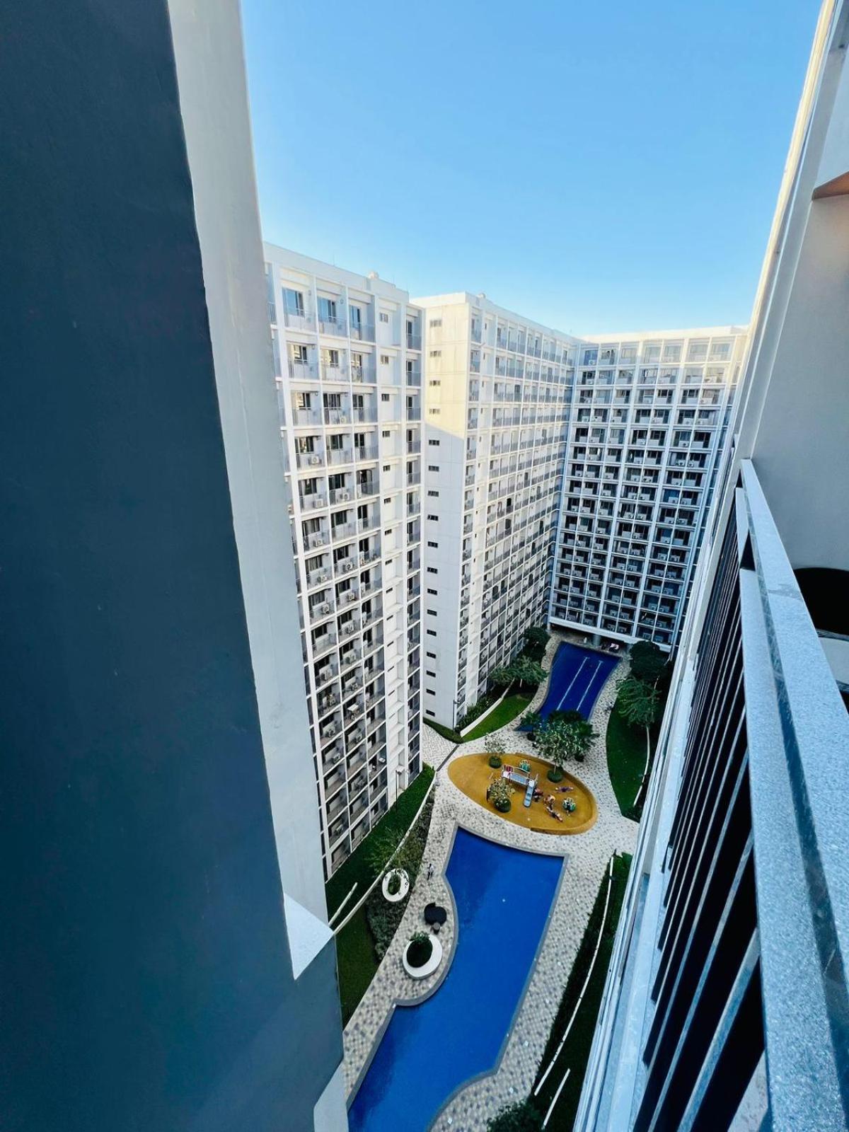 Shore 2 Residences Tower 2 Pasay Exteriör bild