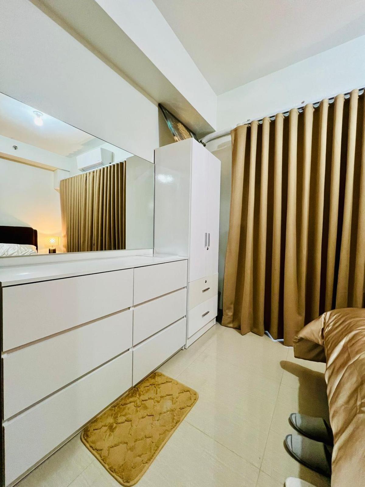 Shore 2 Residences Tower 2 Pasay Exteriör bild