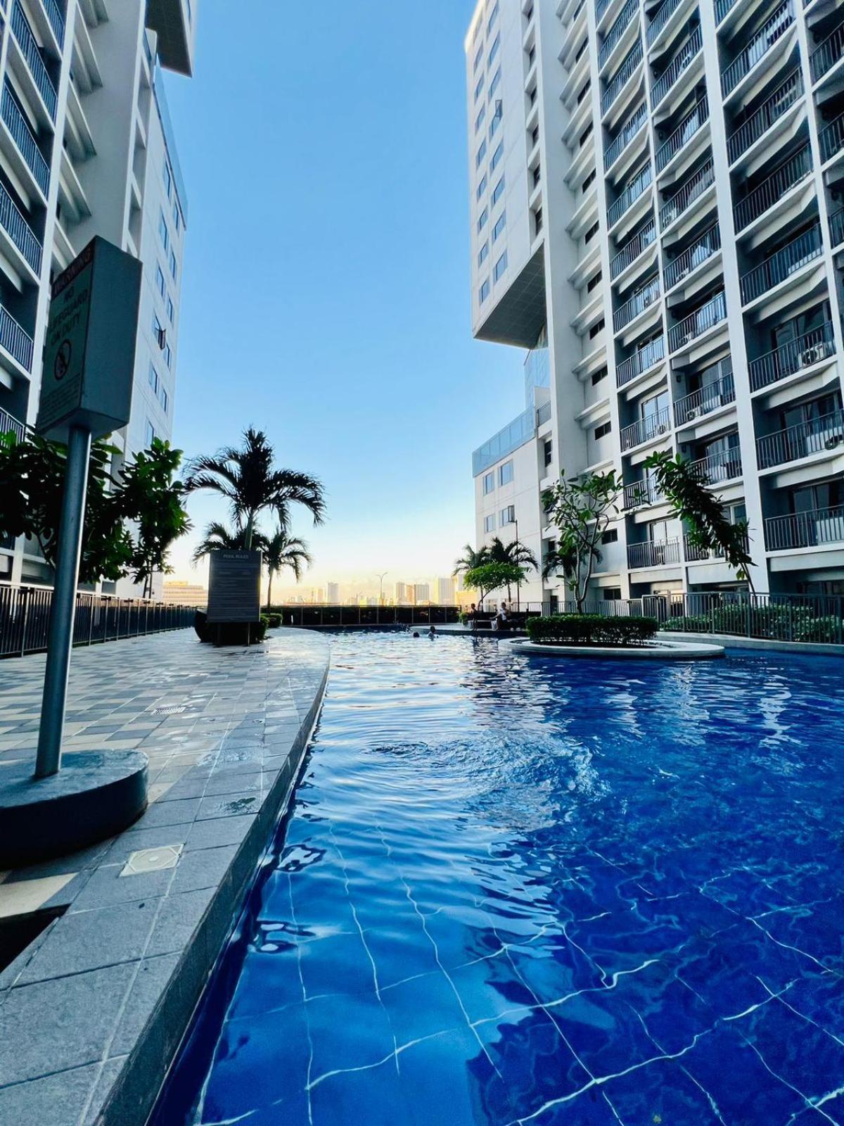 Shore 2 Residences Tower 2 Pasay Exteriör bild